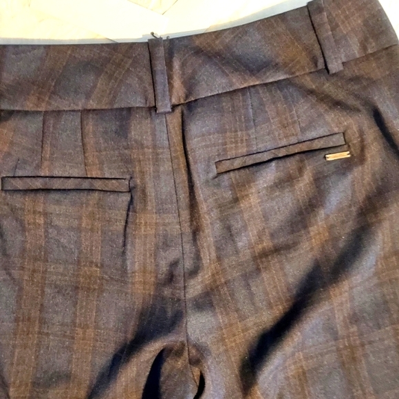 Calvin Klein Poly/Rayon Blend Plaid Tapered Ankle Pants. NWT. - Picture 3 of 13